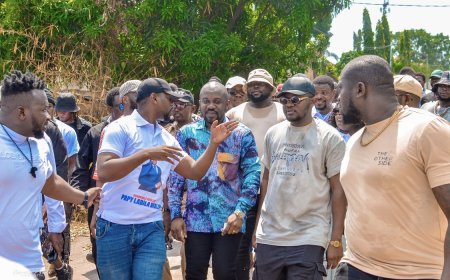 Kinshasa: Le sénateur Papy Labila Nkalim inspecte les travaux de réhabilitation de la voirie à la cité mama Mobutu